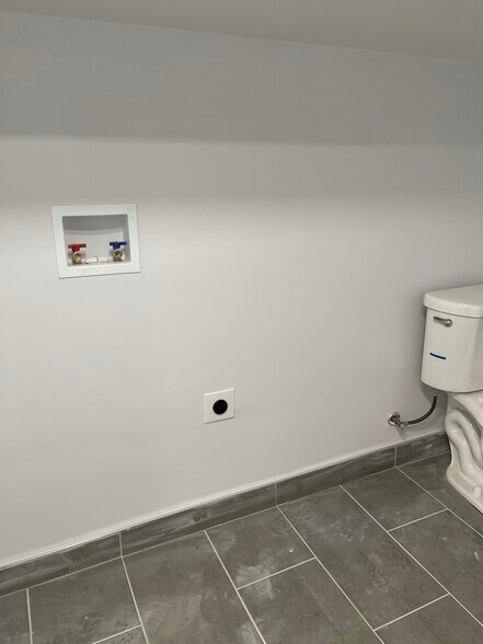 Building Photo - 76 Lexington St