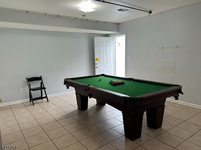 Building Photo - 29 Madonna Pl