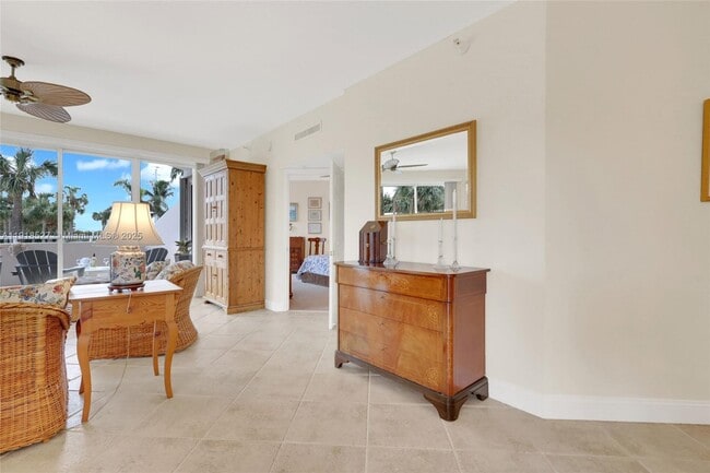 Building Photo - 5051 N Hwy A1A