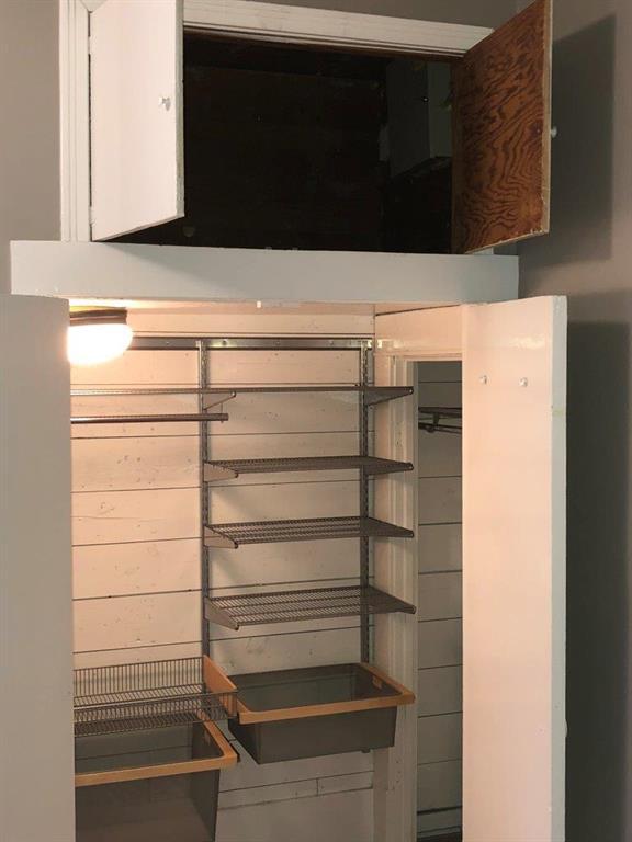 Building Photo - 2107 Newton St