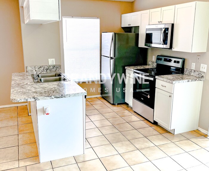 Building Photo - 3314 Lake Tiny Cir