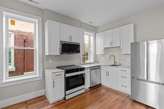 Building Photo - 3518 Iowa Ave