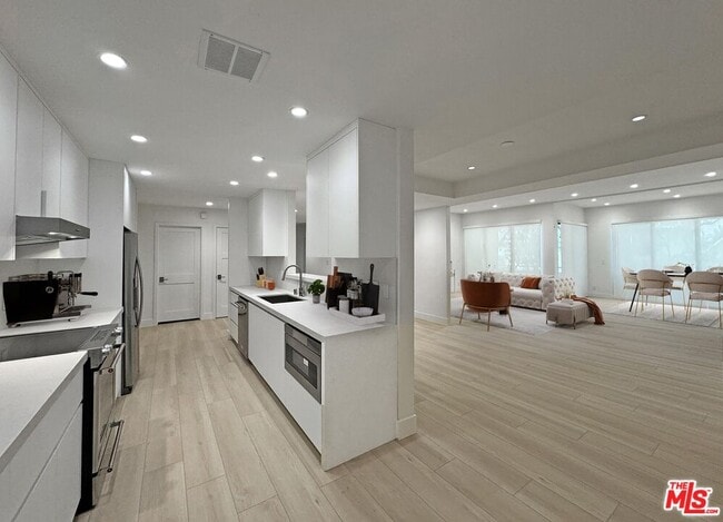 Building Photo - 1870 Veteran Ave