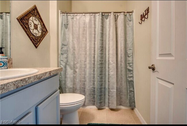 Building Photo - 233 SE 3rd St