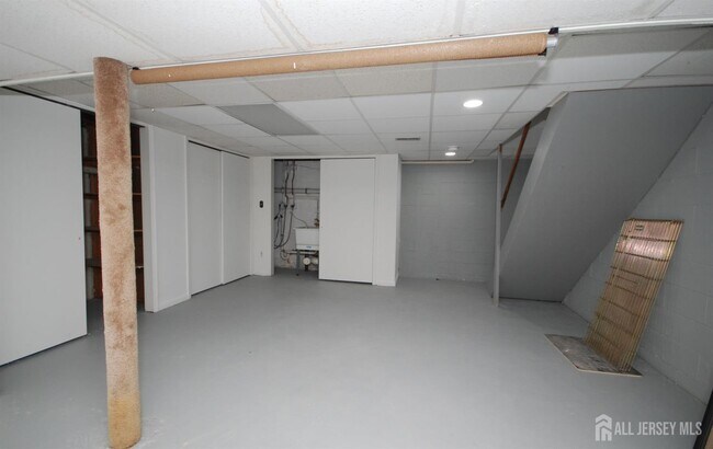 Building Photo - 1 Wellington Ct