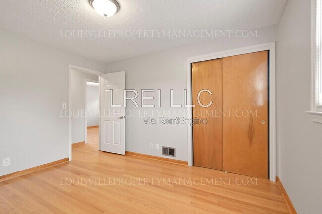 Building Photo - 4007 Blossomwood Dr