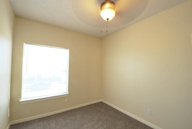 Building Photo - 5513 Ignacio Frias Dr