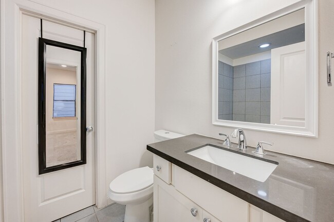 Building Photo - Sawyer Heights Luxury Living