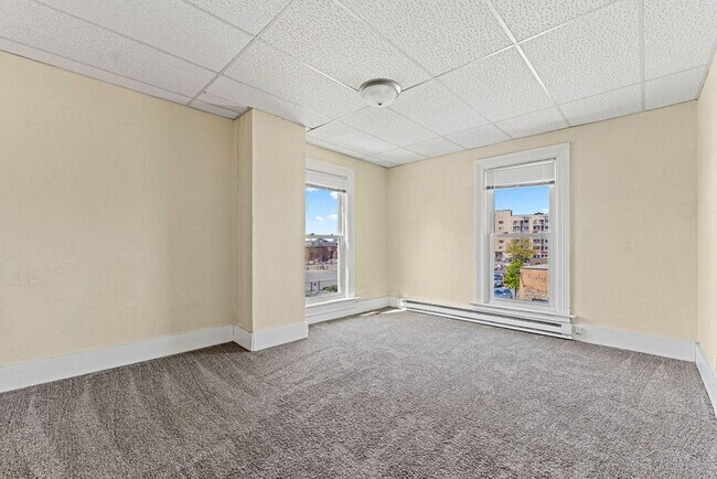 Building Photo - 211 Otter Ave