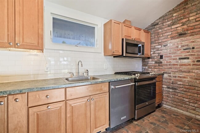 Building Photo - 12 Flintlock Ridge Rd