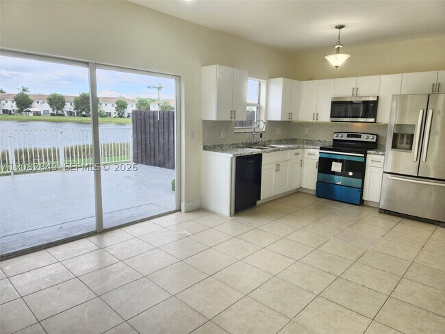 Building Photo - 1525 SE 31st Ct