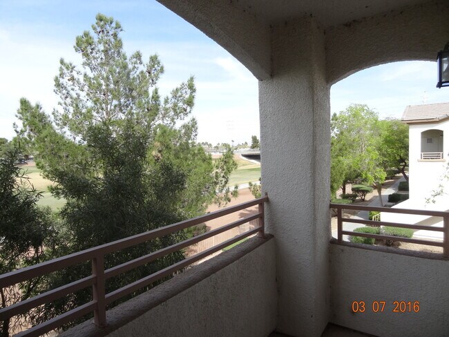 Building Photo - 5655 E Sahara Ave