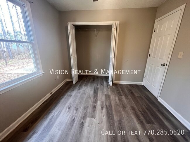 Building Photo - 360 Wesley Chapel Rd