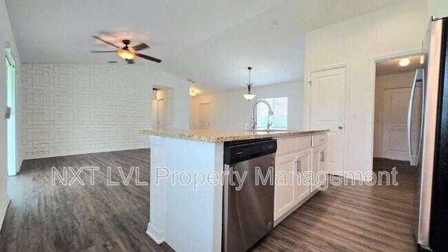 Building Photo - 232 NW 6th Ave