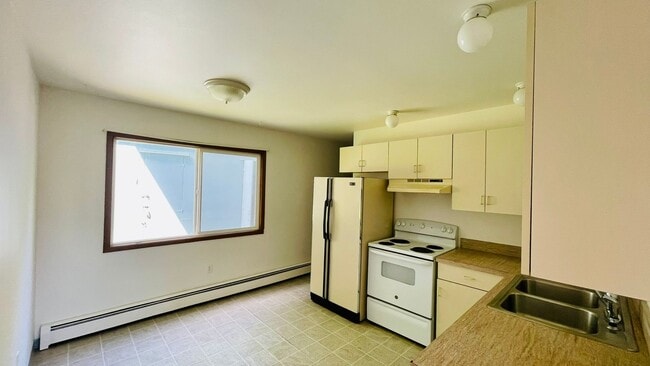 Building Photo - 1113 Larch St