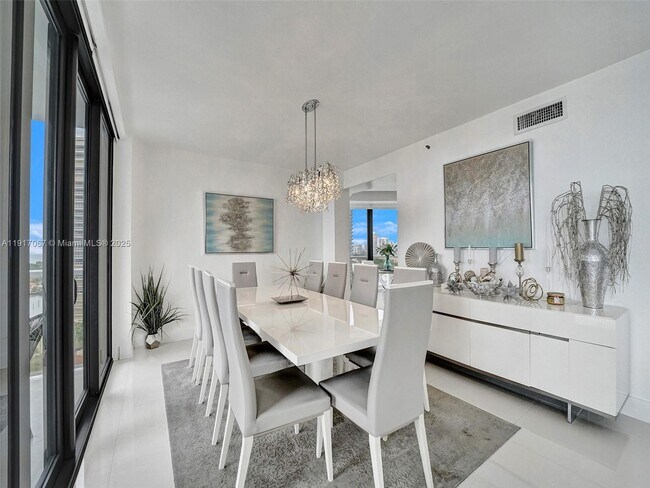 Building Photo - 20281 E Country Club Dr