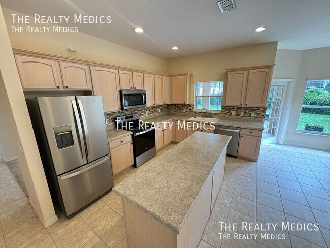 Building Photo - 202 Nova Ave