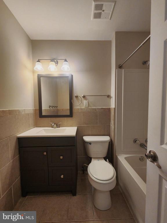 Building Photo - 5451 El Camino