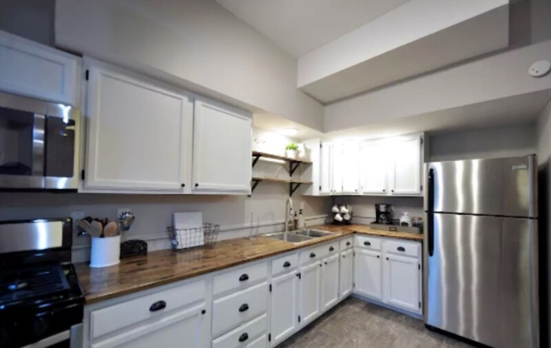 Building Photo - 922 Rubel Ave