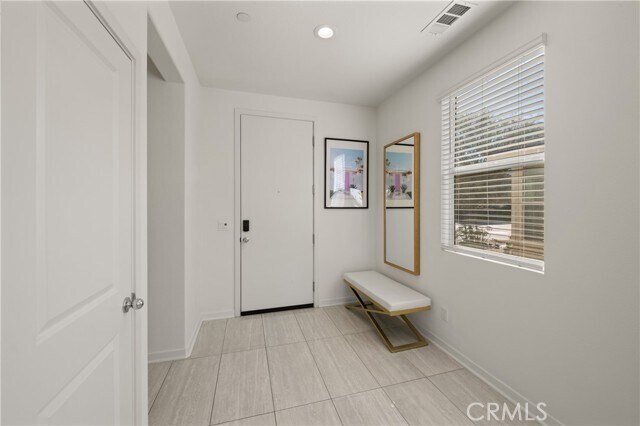 Building Photo - 50105 Rocamora St