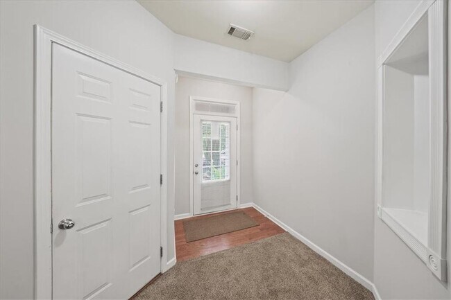 Building Photo - 162 Ledgewood Mill Way NE