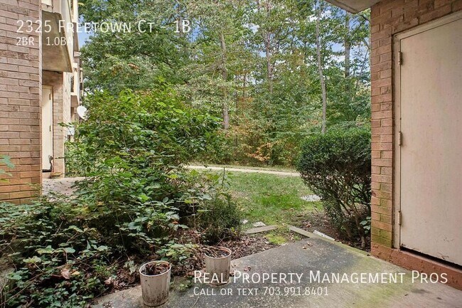 Building Photo - 2325 Freetown Ct
