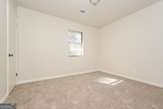 Building Photo - 4276 Old Lake Dr