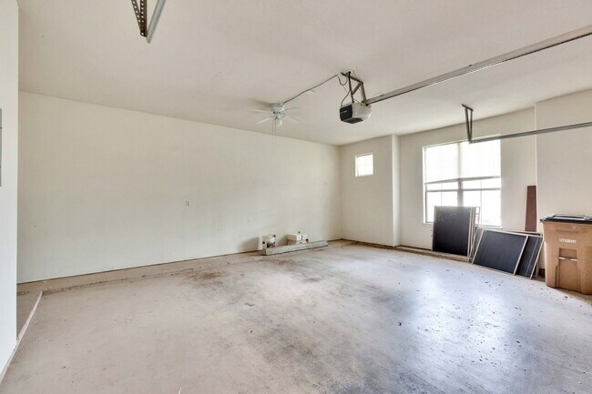 Building Photo - 11603 Ladera Vista Dr