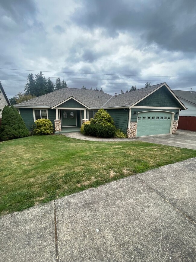 Building Photo - 3 Bedroom home in Albany!