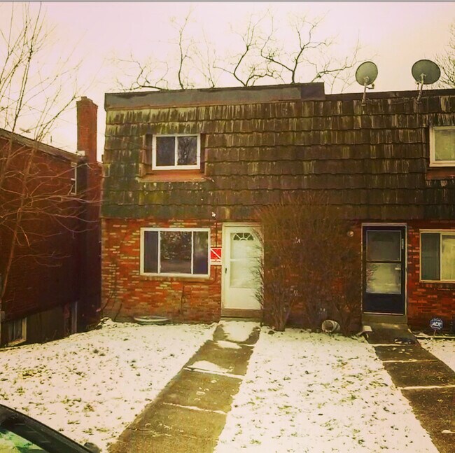 Building Photo - 2340 1/2 Buena Vista