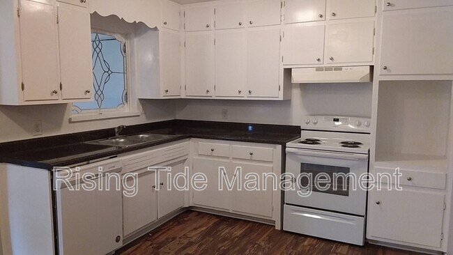 Building Photo - 948 Longview Cir