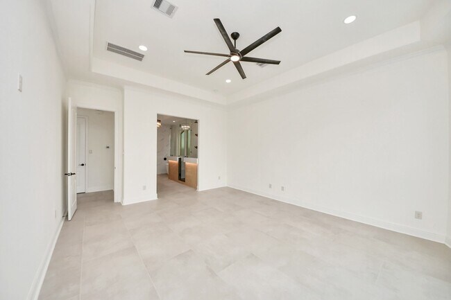 Building Photo - 23514 Bellina Dr