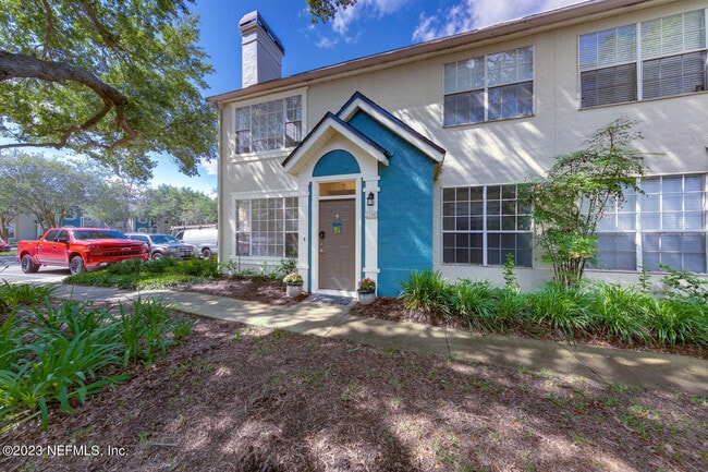 Building Photo - 13703 Richmond Park Dr N