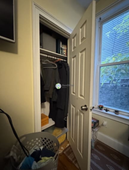 Building Photo - 731 Parker St