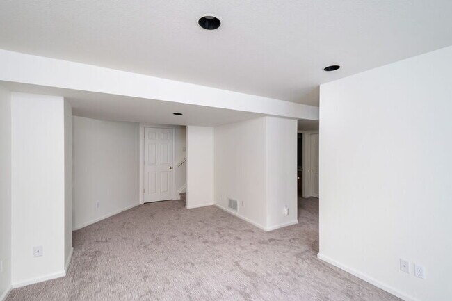 Building Photo - 299 W Jamison Cir