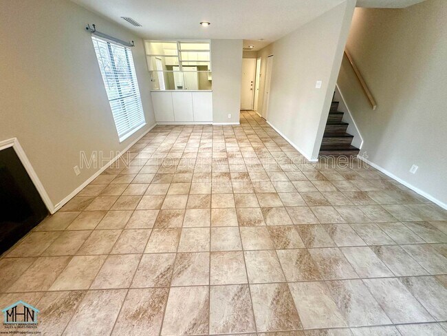 Building Photo - 8642 Fredericksburg Rd