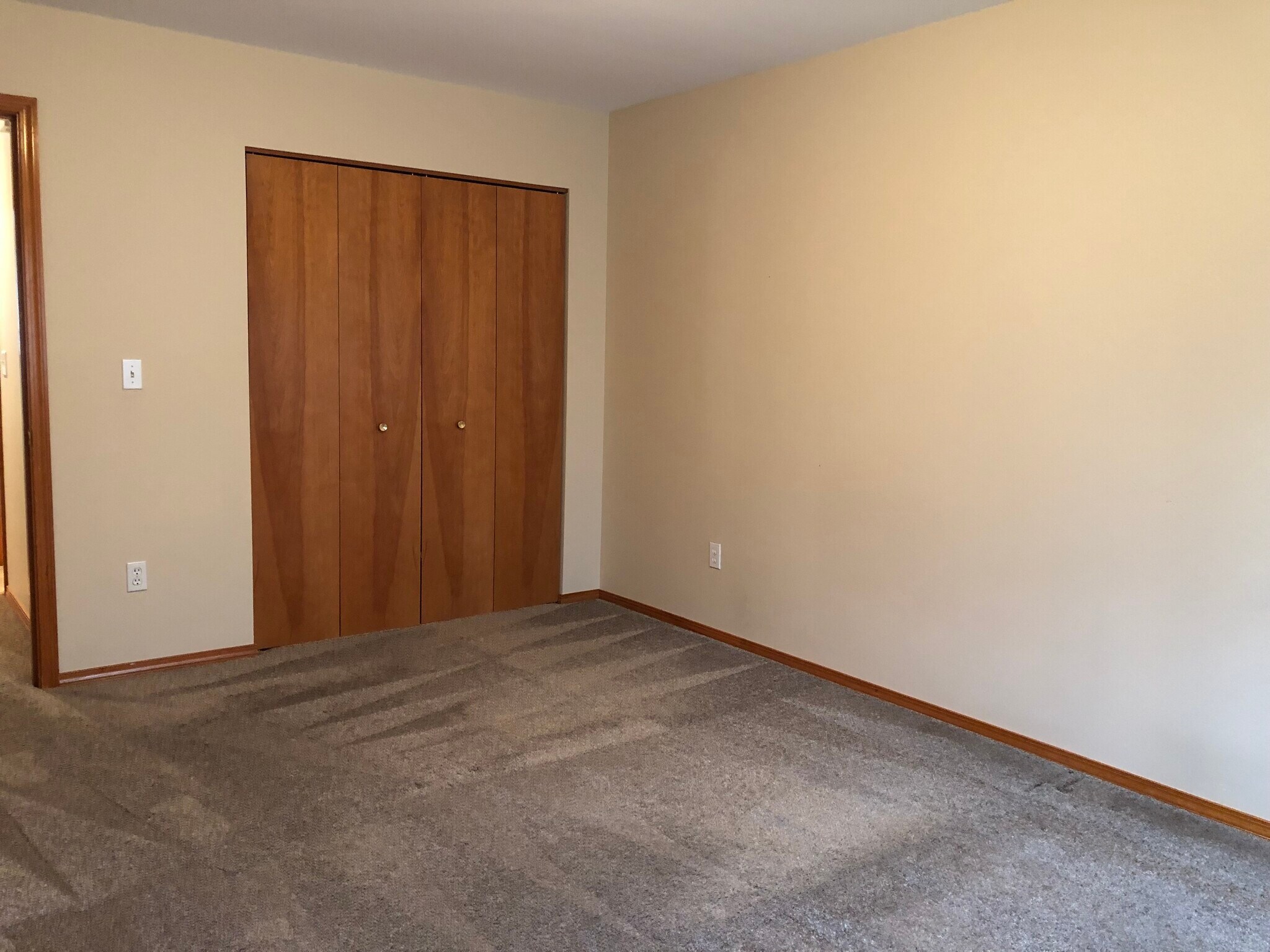 Building Photo - 511 Princeton Ave N