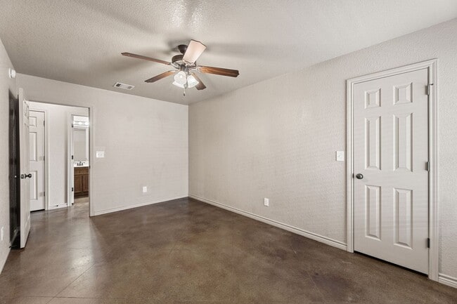 Building Photo - PM1-TEMP609 W Karey Dr