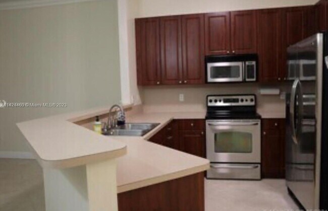 Building Photo - 1631 SE 17th Ave