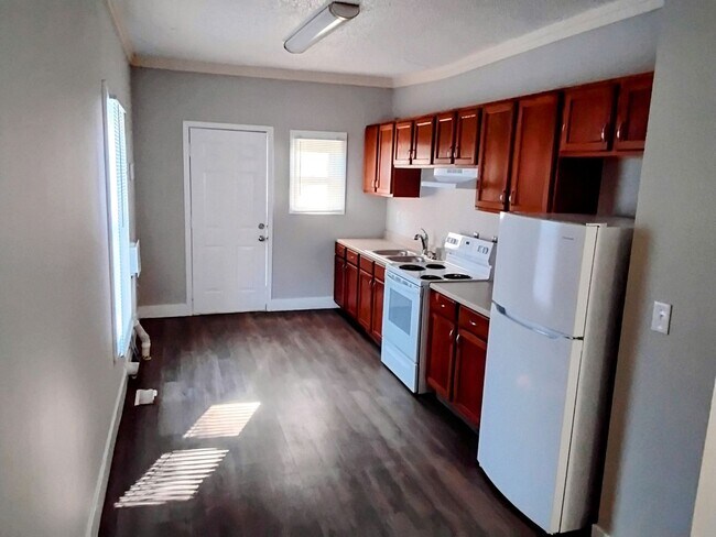 Building Photo - Charming 3-Bedroom Home Near the Park – Pe...