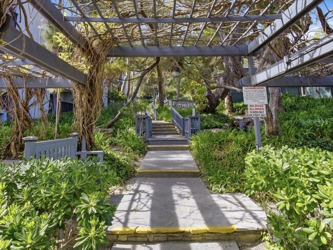 Building Photo - 3604 W Estates Ln