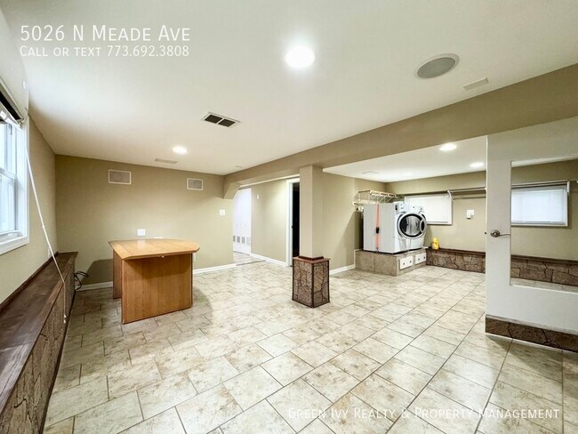 Building Photo - 5026 N Meade Ave