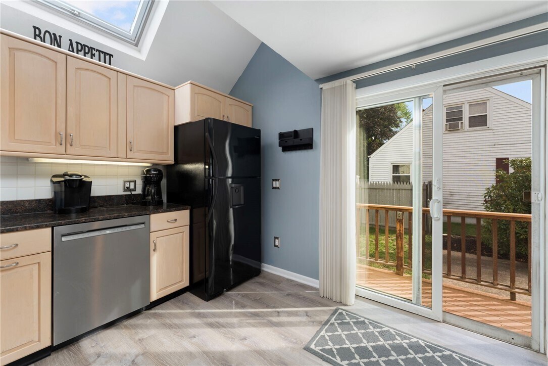 Slider - 118 Airway Rd