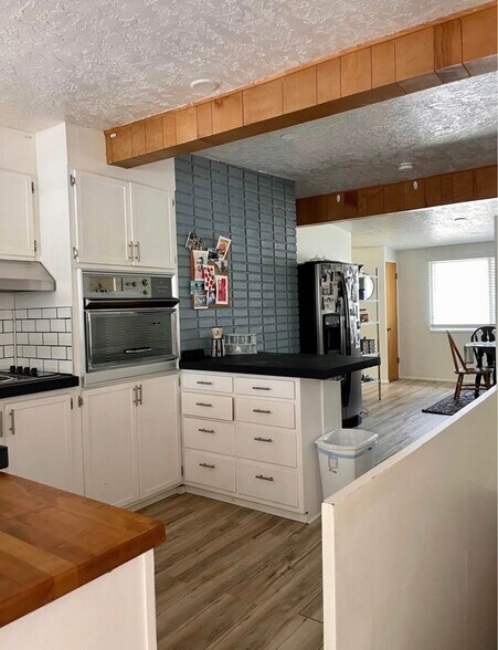 Building Photo - 165 S 600 W