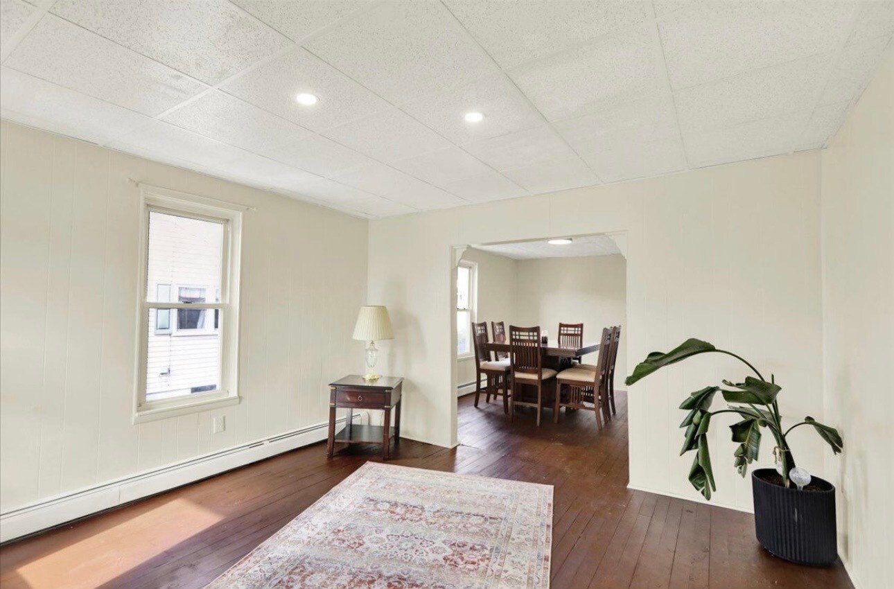 Building Photo - 40 W Adamsdale Rd