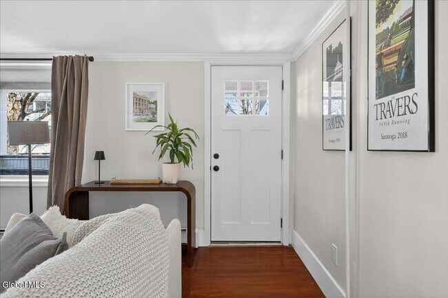 Building Photo - 106 Van Dam St