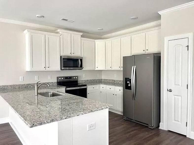 Primary Photo - Room in Townhome on Thalweg Dr
