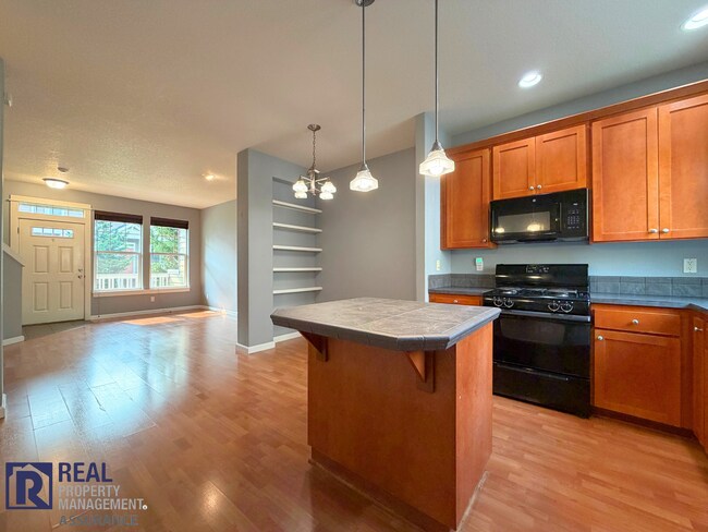 Building Photo - Bright 2-Bed, 2.5-Bath Beaverton Townhouse with Attached Garage & AC