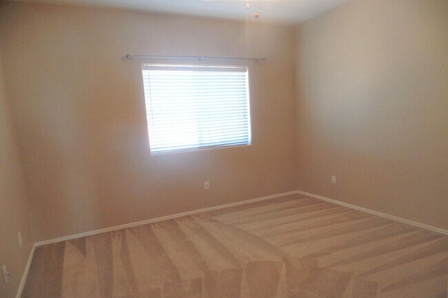 Building Photo - 1281 E Hampton Ln