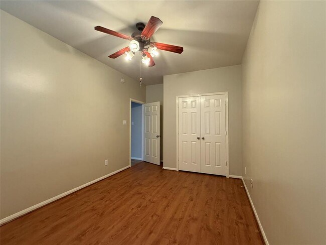Building Photo - 11530 Columbia Pines Ln
